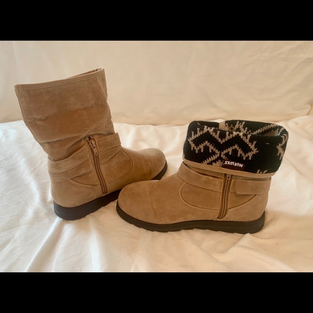 NWOT muk luk winter boots!